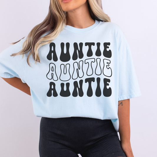 Auntie Wavy Graphic Tee