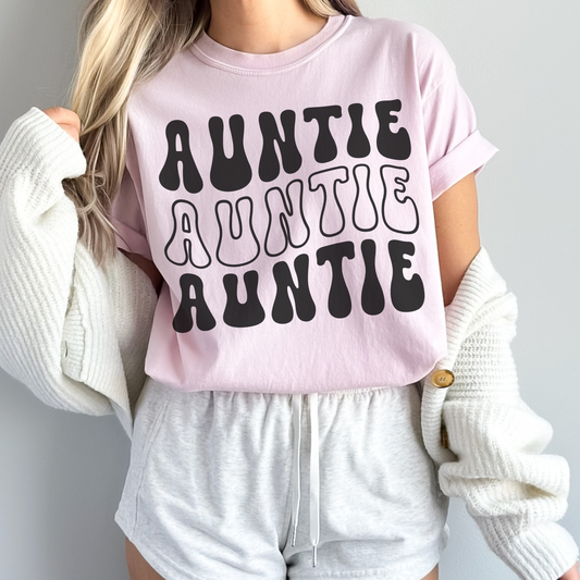 Auntie Wavy Graphic Tee